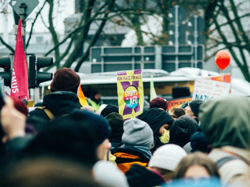 christian-lue-0BNQ5YbiXrw-unsplash